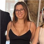 Doy clases hasta niños de la ESO, tengo bachillerato científico con matrícula de honor, y me gustaría estudiar magisterio. Soy de alaquás y podría desplazarme a casas cercanas o incluso dar clases online. Si necesitas clases escríbeme.